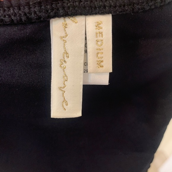 Love wave bikini large top, medium bottom - Picture 7 of 8